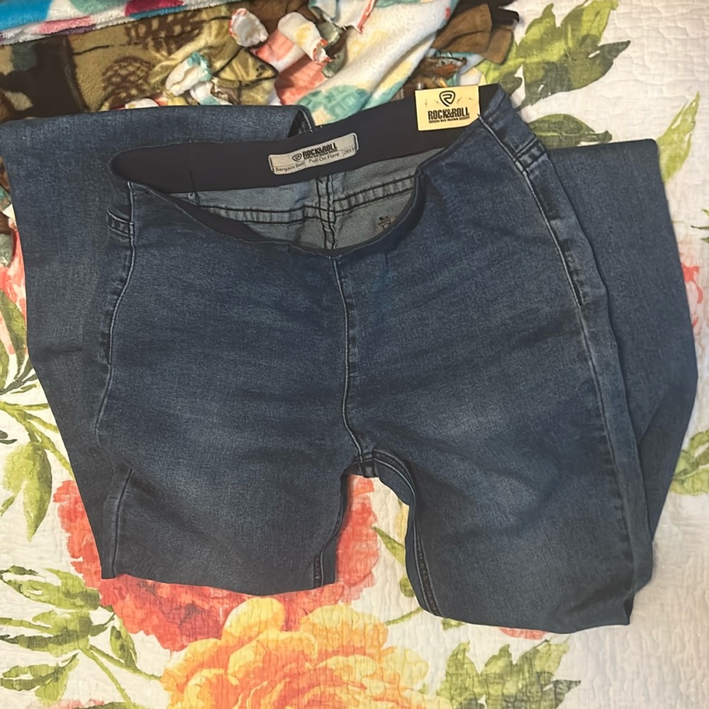 Rock ‘n’ roll, bargain, bell , pull on flare jeans size 28X3